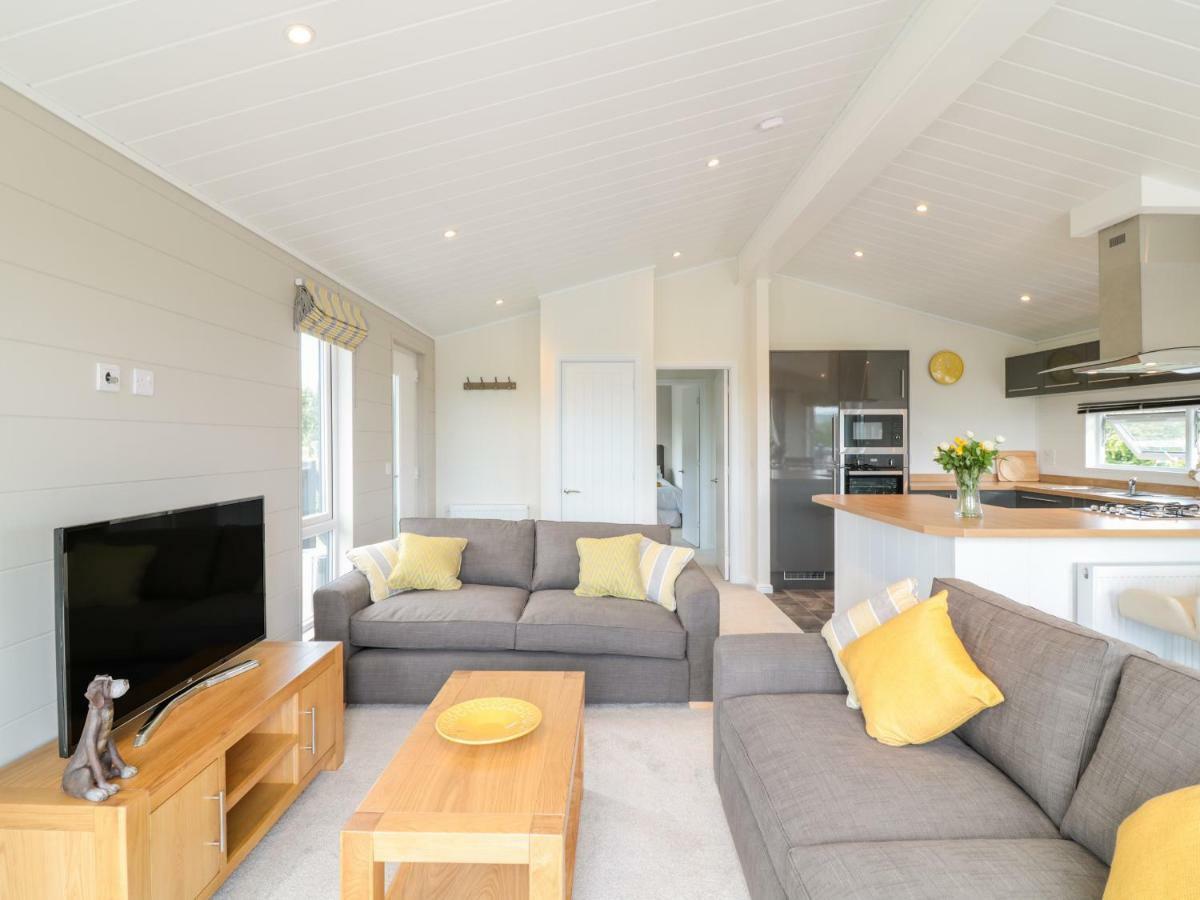 Birch Lodge Нютън Абът Екстериор снимка